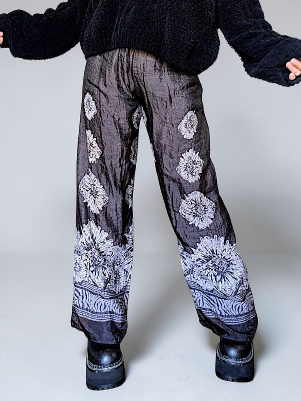 LAPIS vtg 90's rayon blend boho whymsy goth sunflower high rise wide leg pants M